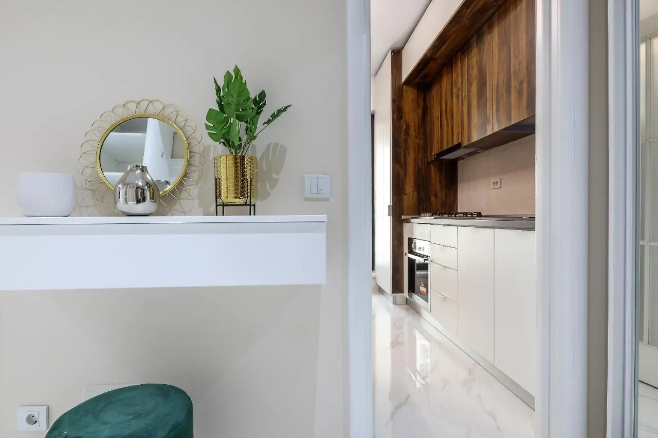 Cozy Business Studio Premium Plaza Residence Bucarest 0*,  Rumanía